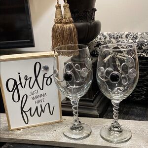 (2) Artisan Balloon Wine Glasses with Black & Silver Swirl Design!